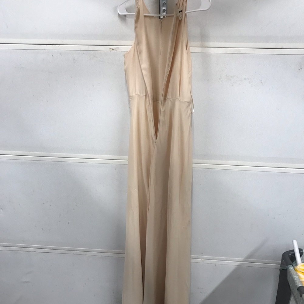 Dresses - Picture 5 of 8
